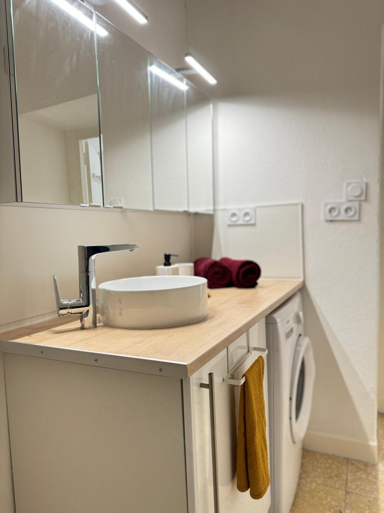 Appartement agréable 4 pers à 5 km de la plage Sigean Extérieur photo